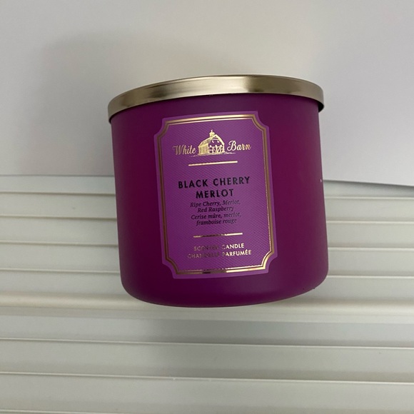 Bath Body Works 3 wick candle. New - Picture 2 of 5